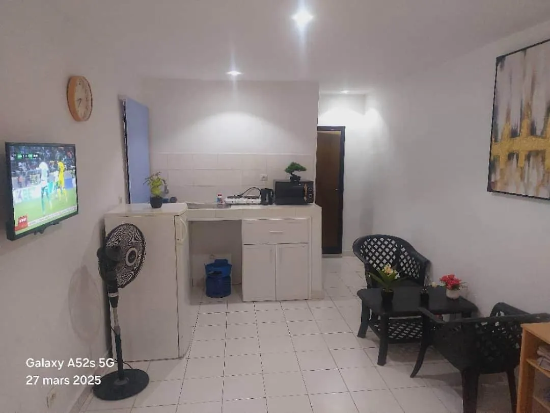 Mini-Studio Parfait Pour Sejour Avec Wifi Gratuite Dakar 0*,